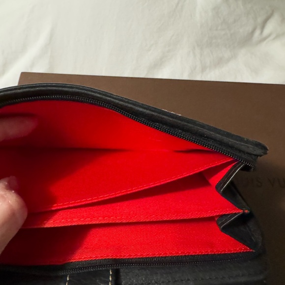 Dooney & Bourke wallet - Picture 8 of 8